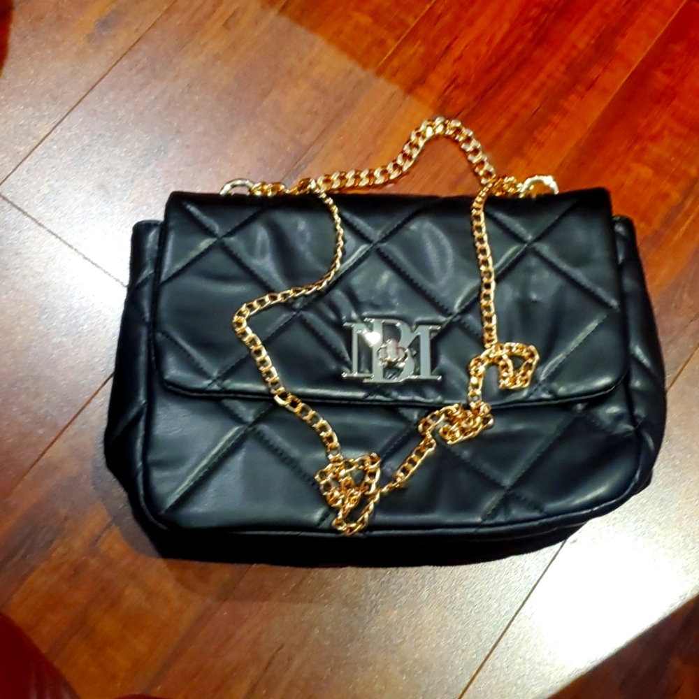 Badgley Mischka black quilted bag NWOT